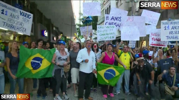 Ex-funcionários da Varig cobram indenização da empresa no Rio