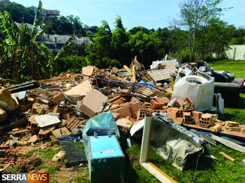 Demolição  de casa gera  revolta em  Miguel Pereira