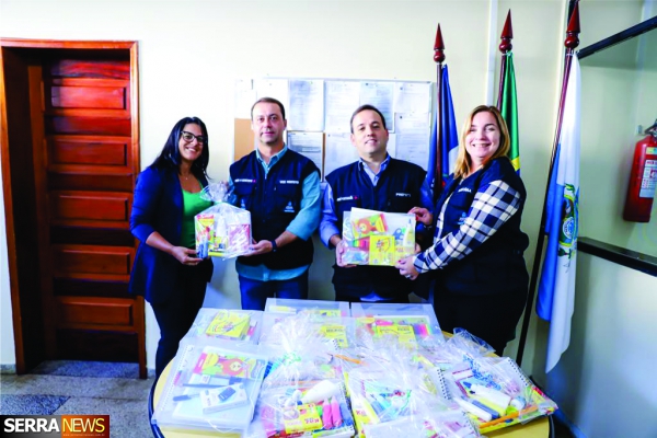 Prefeitura de Miguel Pereira realiza nesta segunda, 25 de abril, entrega de kits escolares.