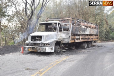 Caminhão de Gás pega fogo na serra de Miguel Pereira